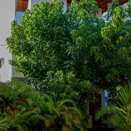 The King Apartment Hikkaduwa Bagian luar foto